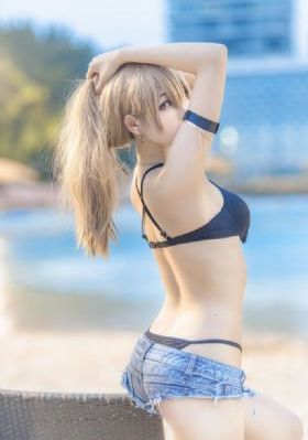 美女自动脱了胸衣_蓝光高清电影在线